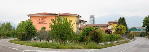 https://metasearch.in-lombardia.it/mss/mss_renderimg.php?id=40059&src=ce1fb98f45f1f66f2829774c0fb3845c.jpg